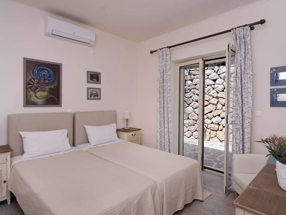 Thalassa_Limonari_2_Peonia_Meganisi_Greece-4b