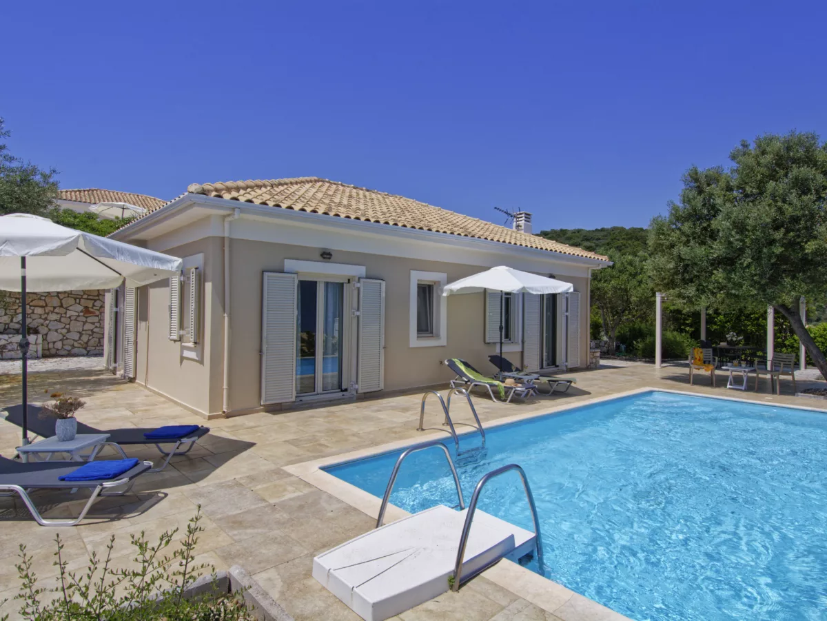 Thalassa_Limonari_2_Spartina_Meganisi_Greece-1a