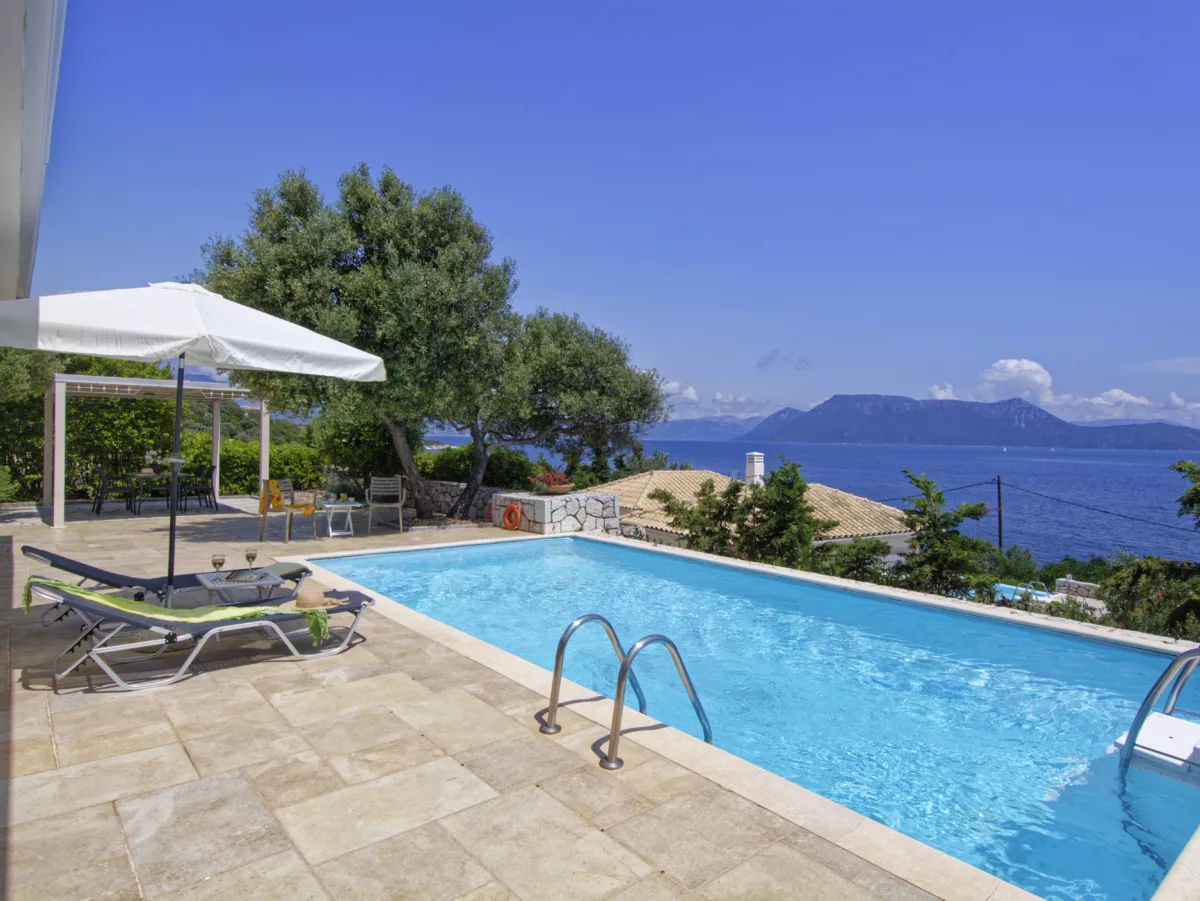 Thalassa_Limonari_2_Spartina_Meganisi_Greece-1b