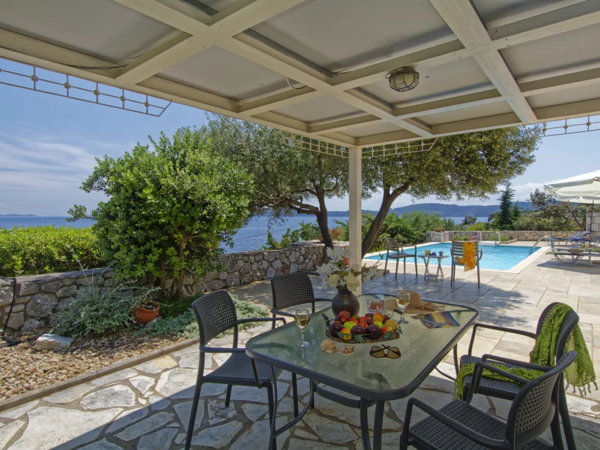 Thalassa_Limonari_2_Spartina_Meganisi_Greece-2a