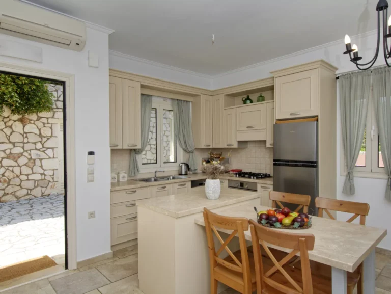 Thalassa_Limonari_2_Spartina_Meganisi_Greece-3a