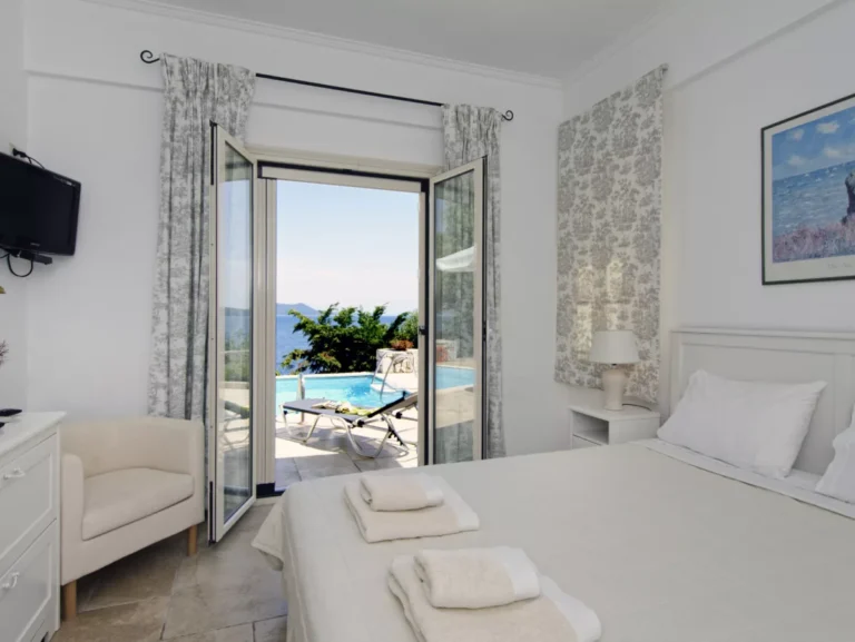 Thalassa_Limonari_2_Spartina_Meganisi_Greece-4a